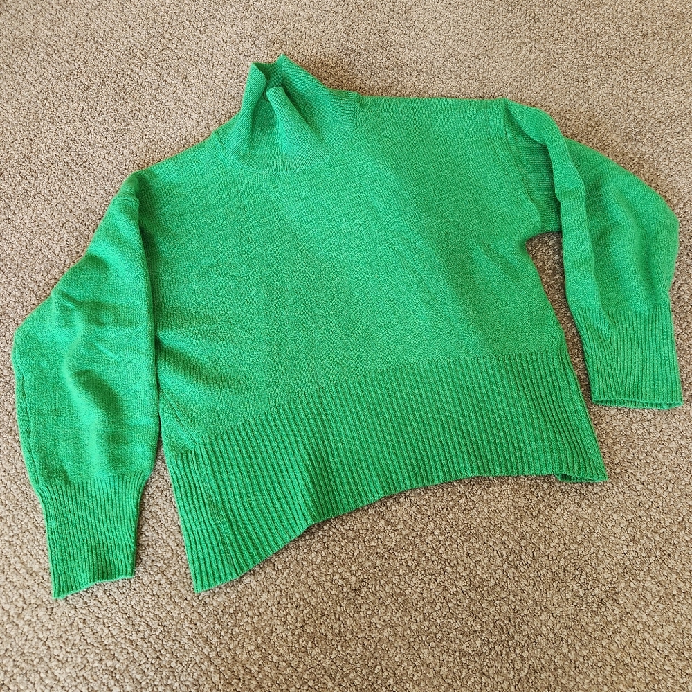 A new day green sweater size Medium